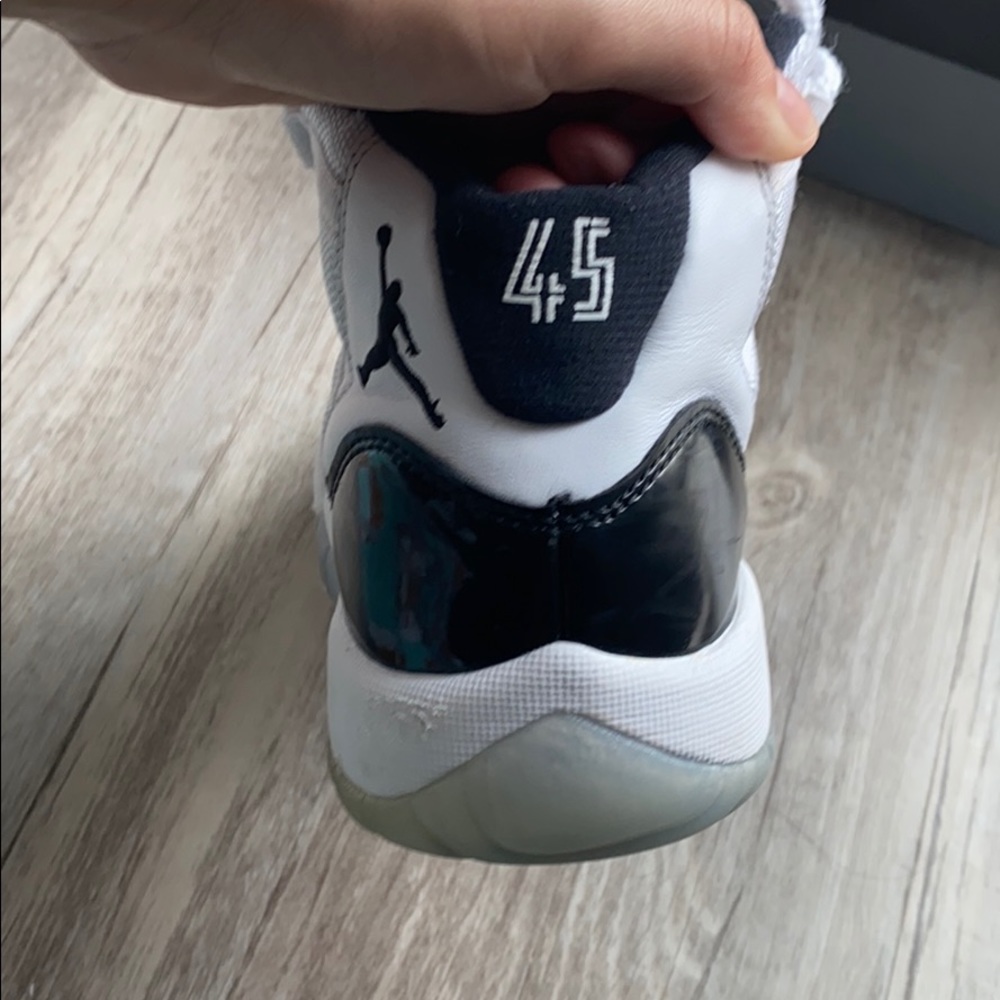 Jordan 11 - Picture 2 of 3